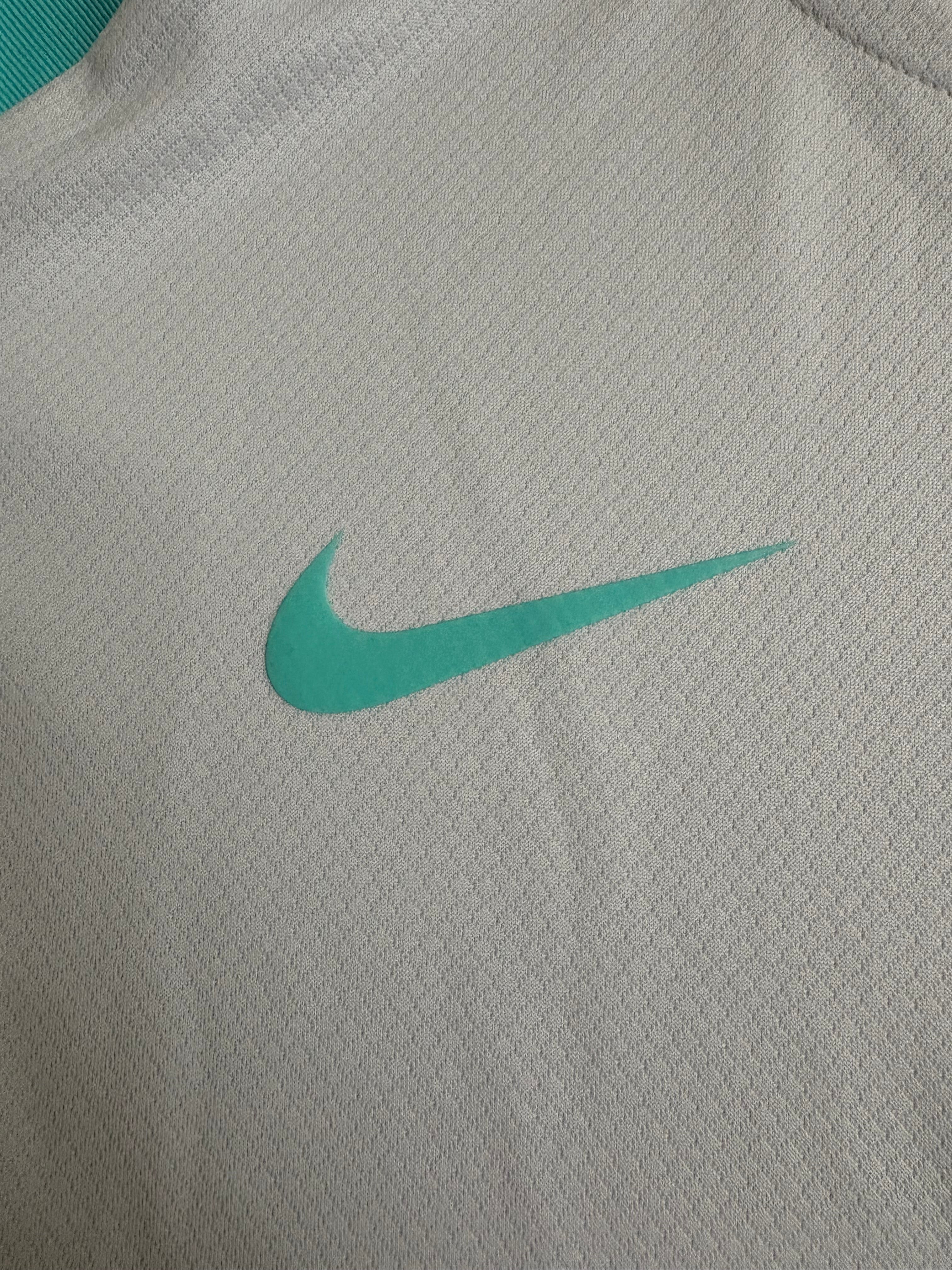 Jersey de entrenamiento Nike Futbol Strike (CON ESCUDO DEL AL NASSR APLICADO )