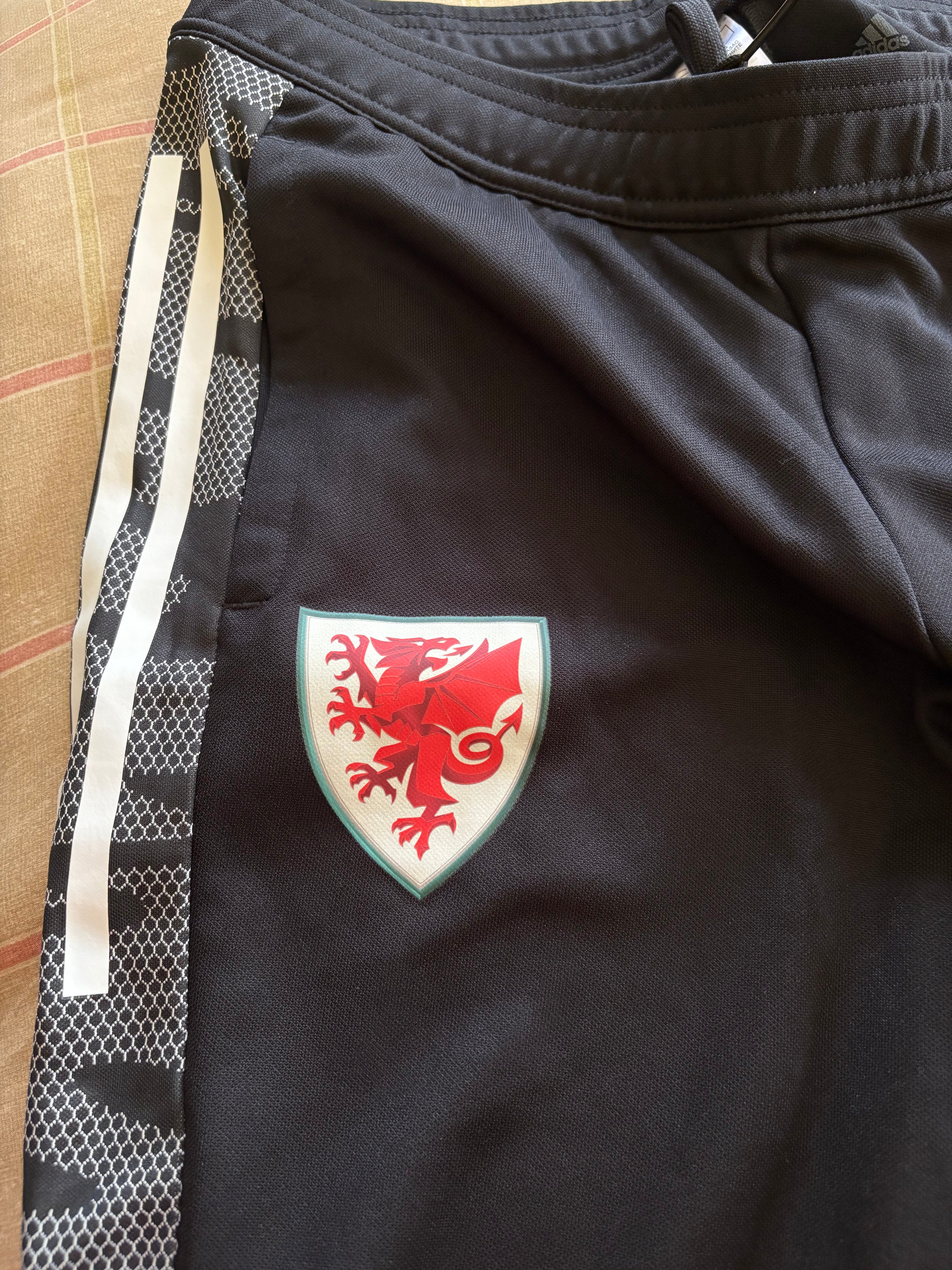 Pants Adidas Selección Nacional de Gales (PARA MUJER)