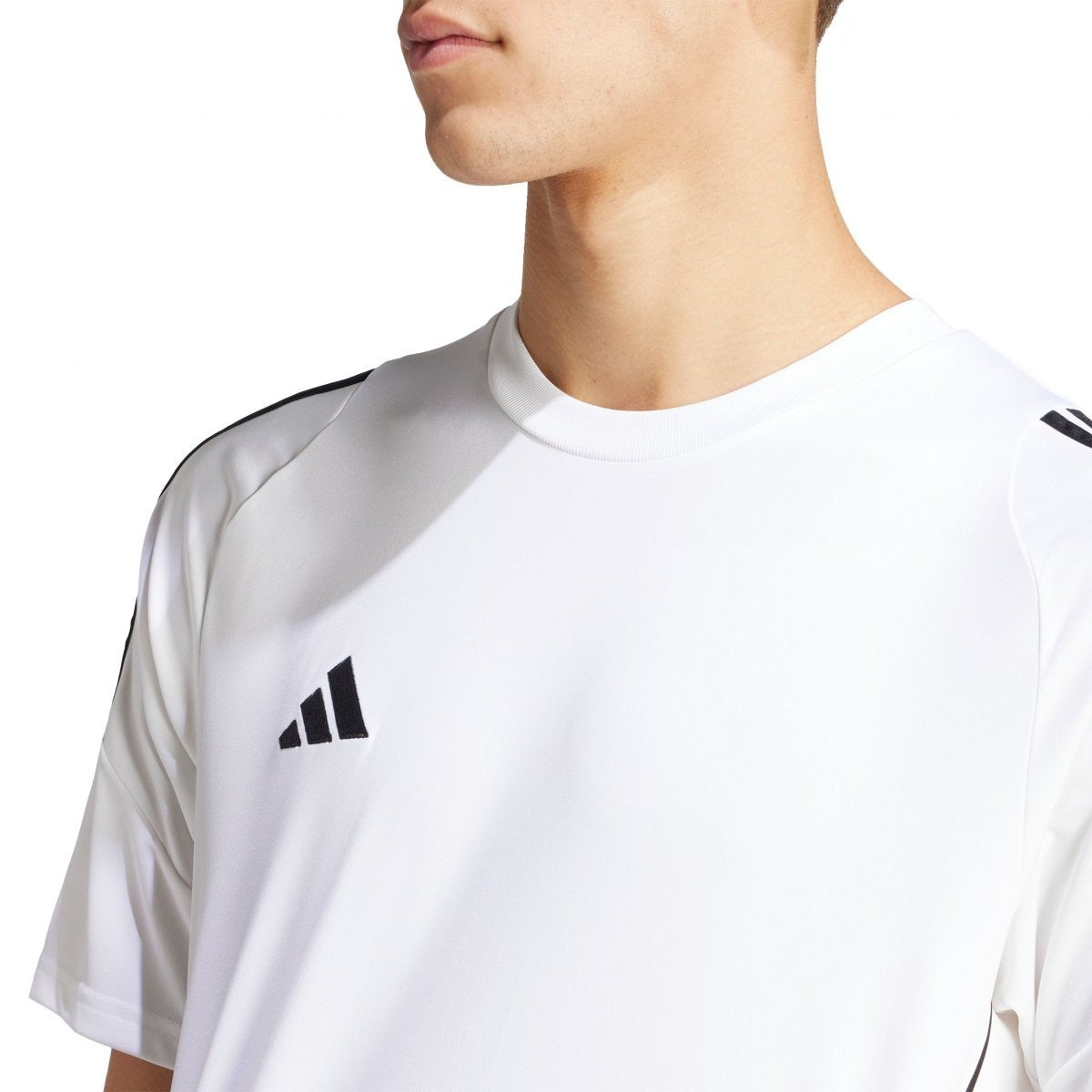 Jersey de entrenamiento Adidas Tiro 24 (CON ESCUDO DEL REAL MADRID APLICADO)