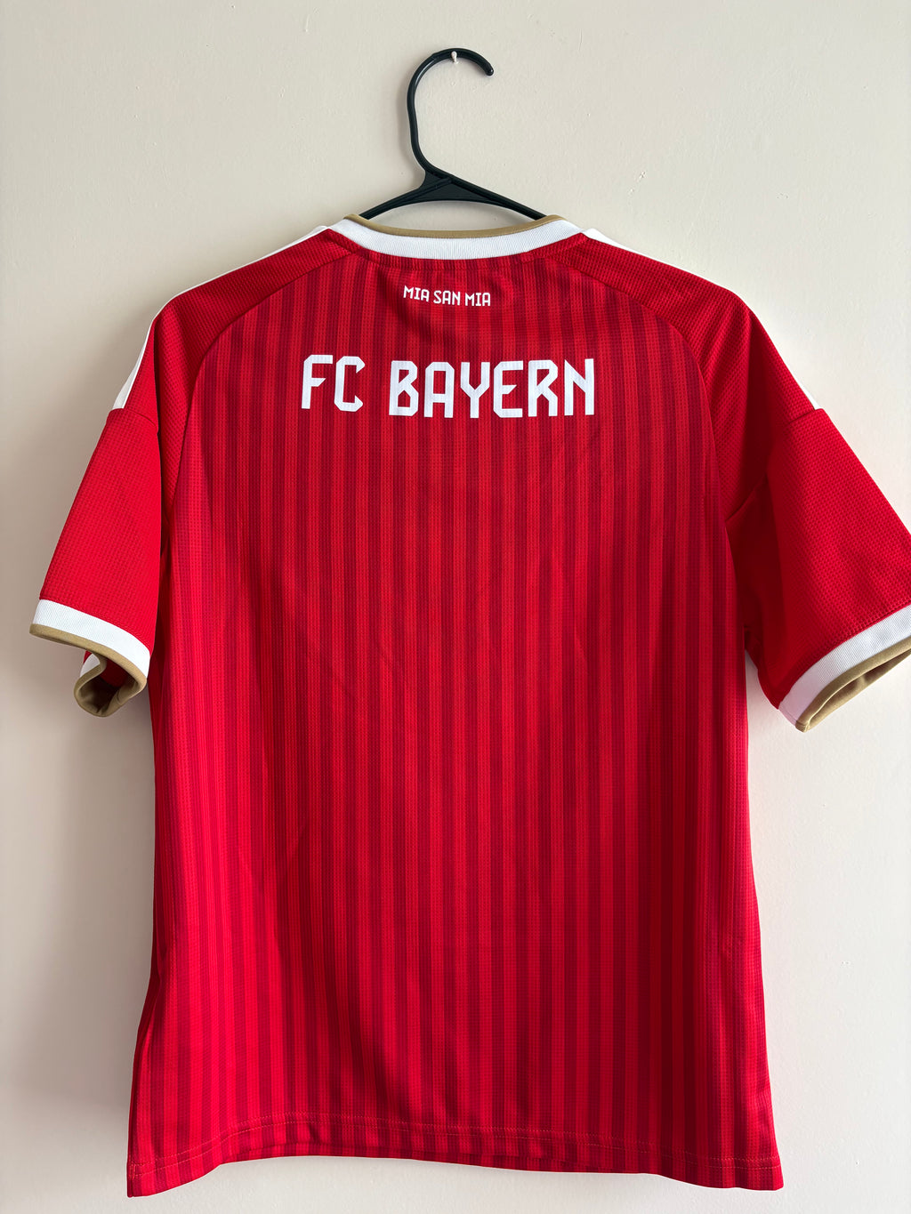 Jersey local FC Bayern Munich 26/27 (PARA NIÑOS)