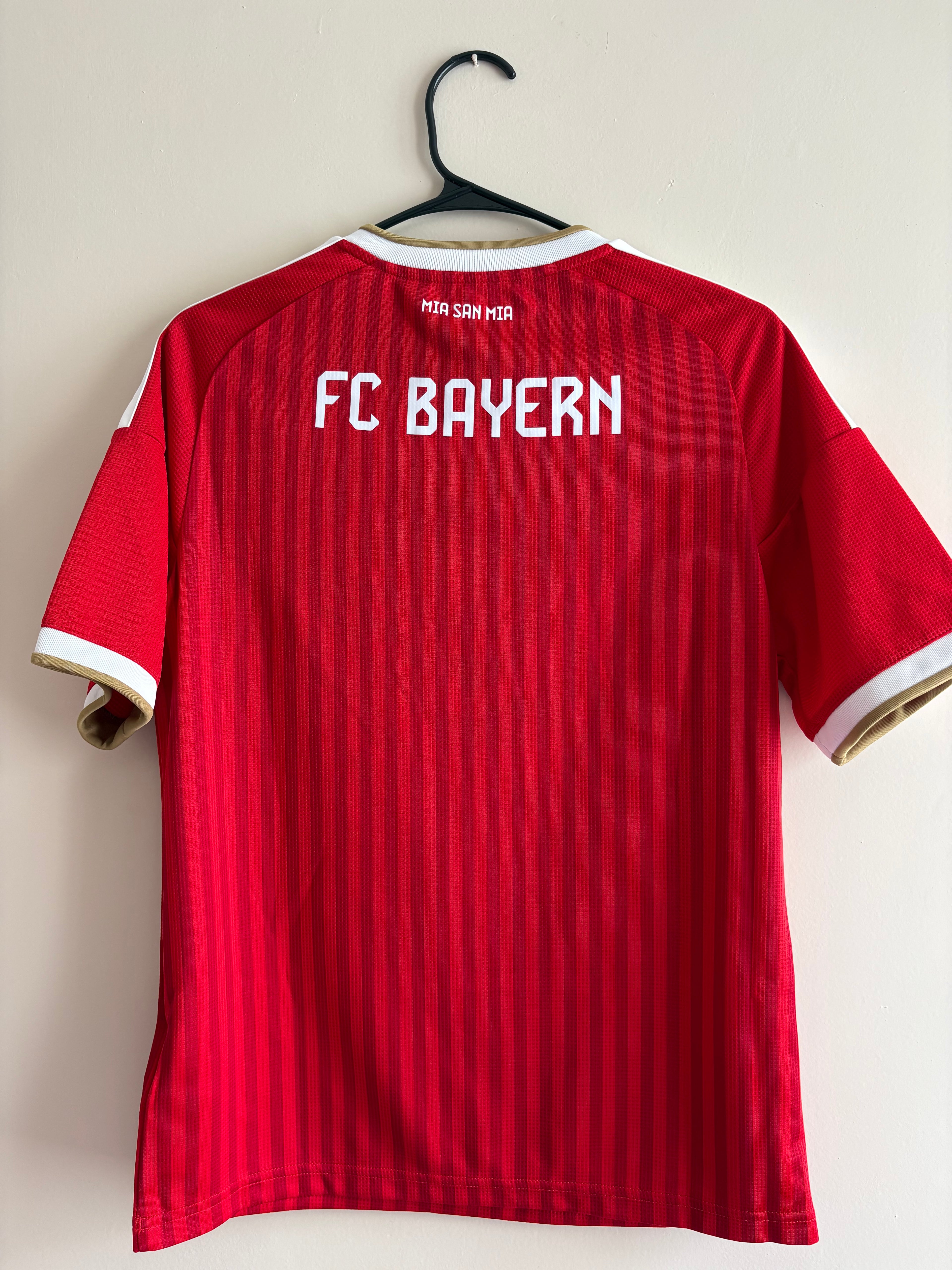 Jersey local FC Bayern Munich 26/27 (PARA NIÑOS)