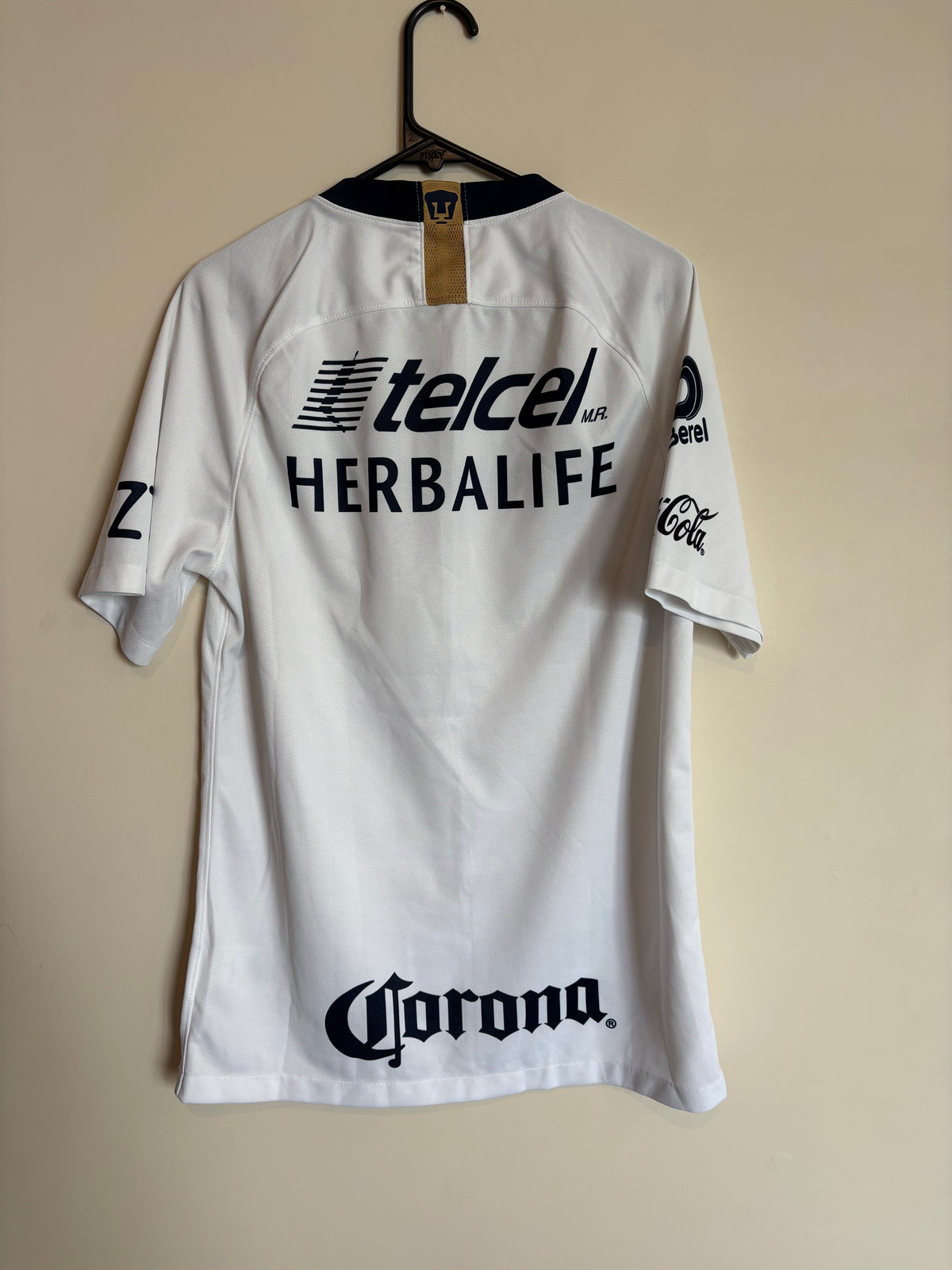 Jersey local Pumas UNAM 18/19