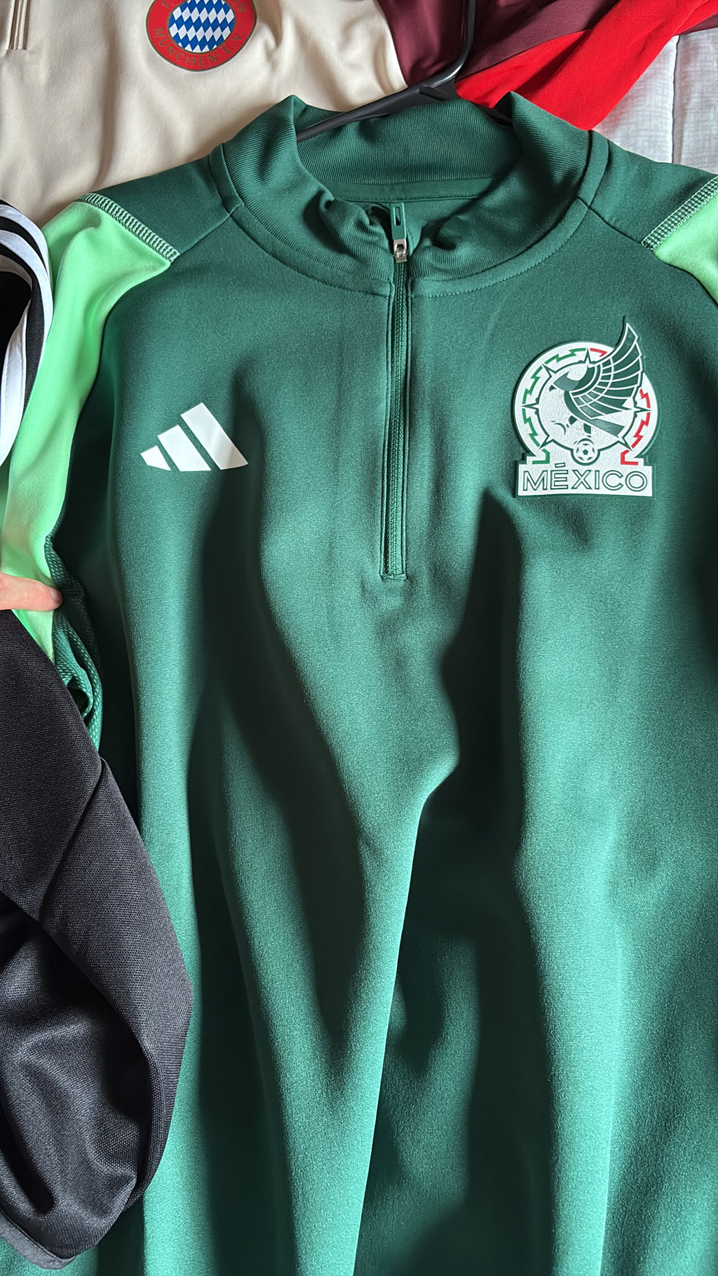 Sudadera de entrenamiento Adidas Tiro 23 Competition (CON ESCUDO SELECCIÓN NACIONAL DE MÉXICO APLICADO)
