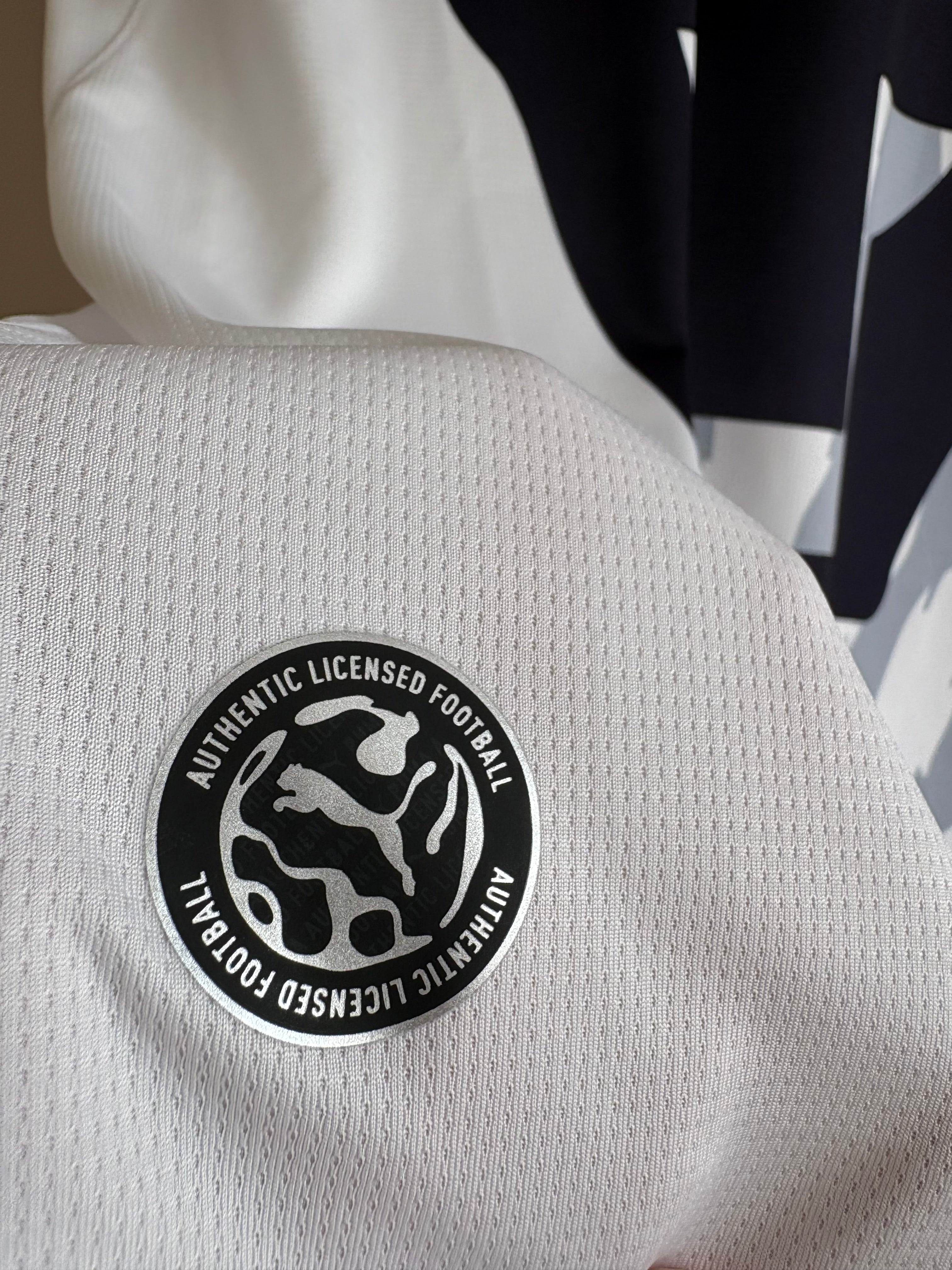 Jersey visitante Pumas UNAM 2026/27