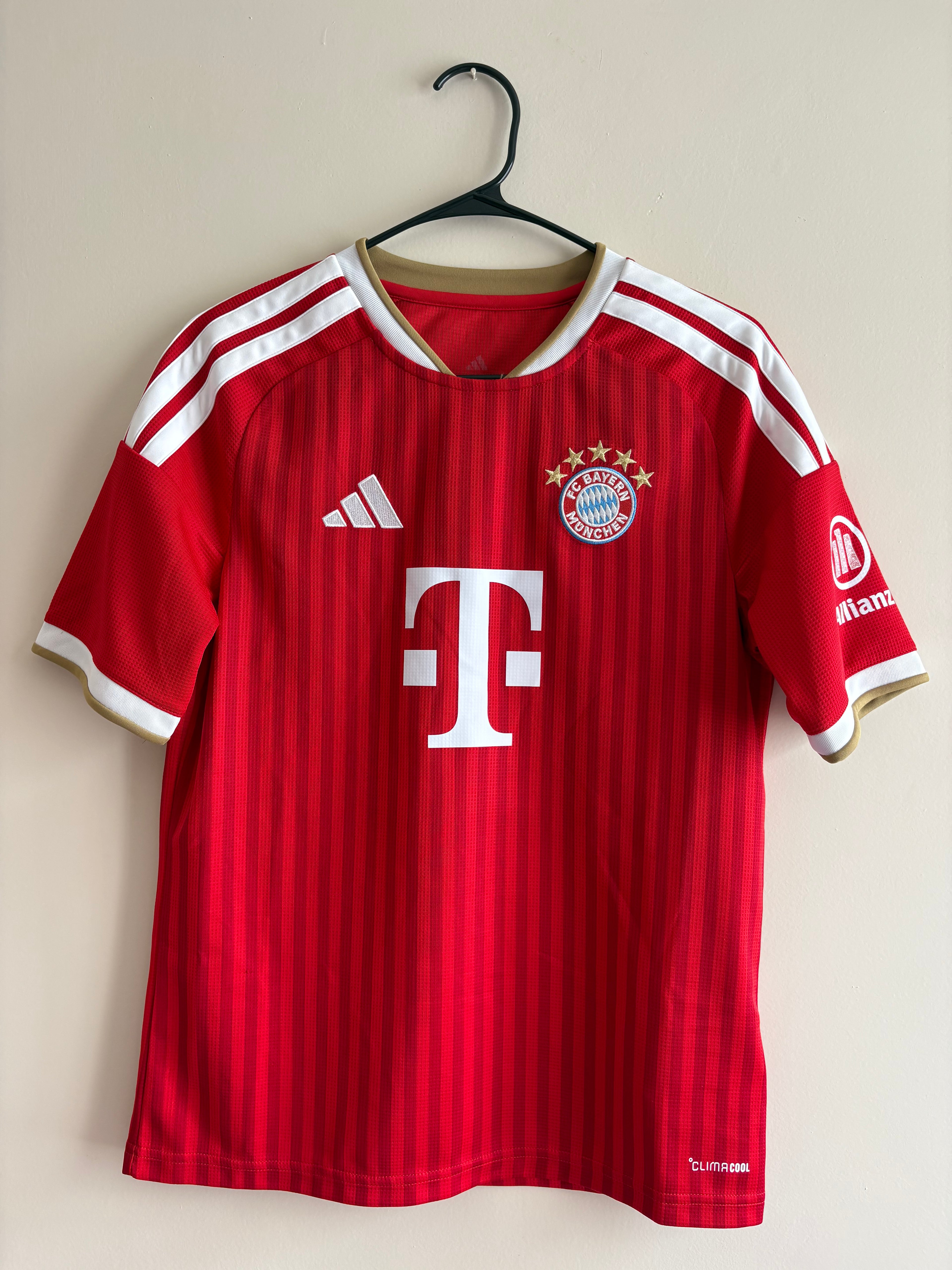 Jersey local FC Bayern Munich 26/27 (PARA NIÑOS)