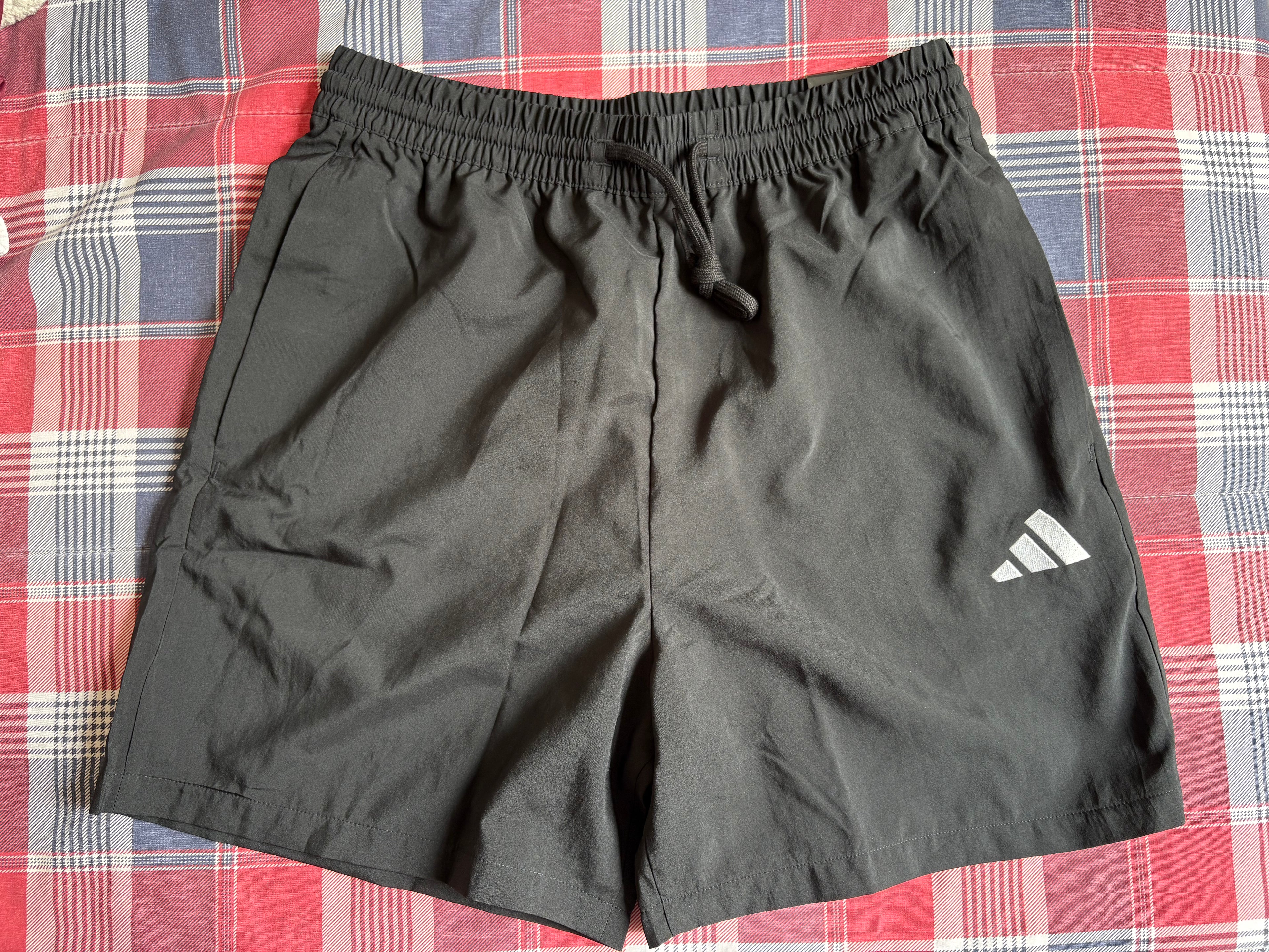 Short de entrenamiento Adidas SL Chelsea Essentials