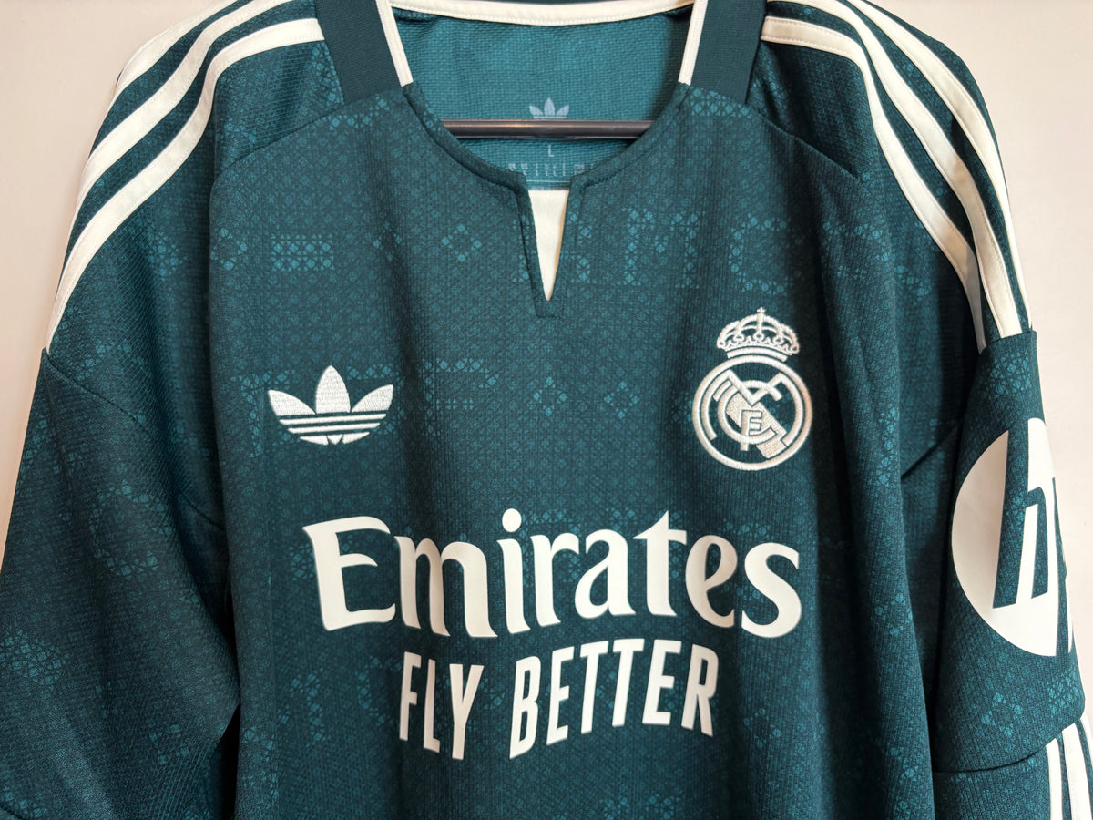 Jersey visitante Real Madrid 2025/26  MANGA LARGA