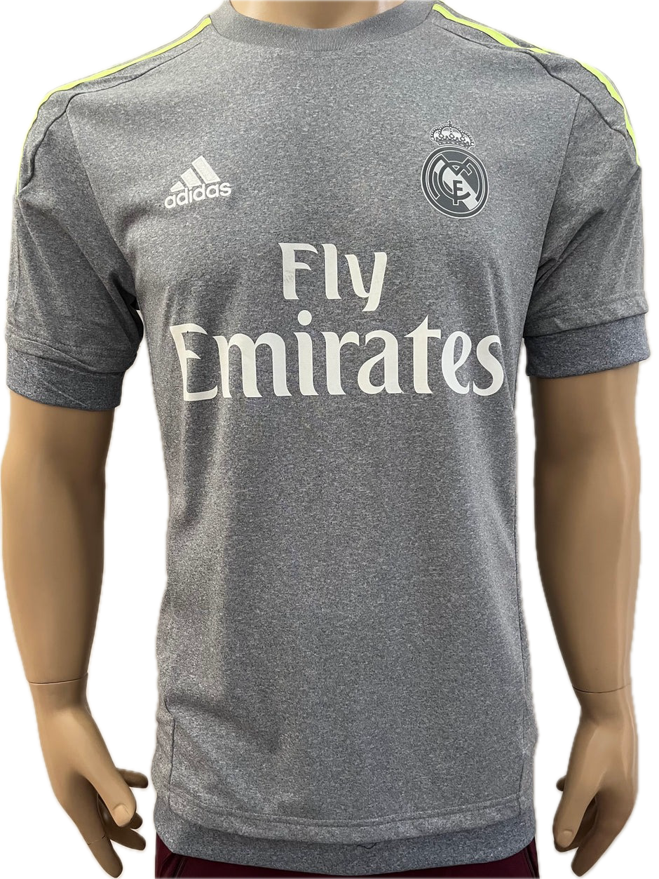 Jersey de visitante del Real Madrid