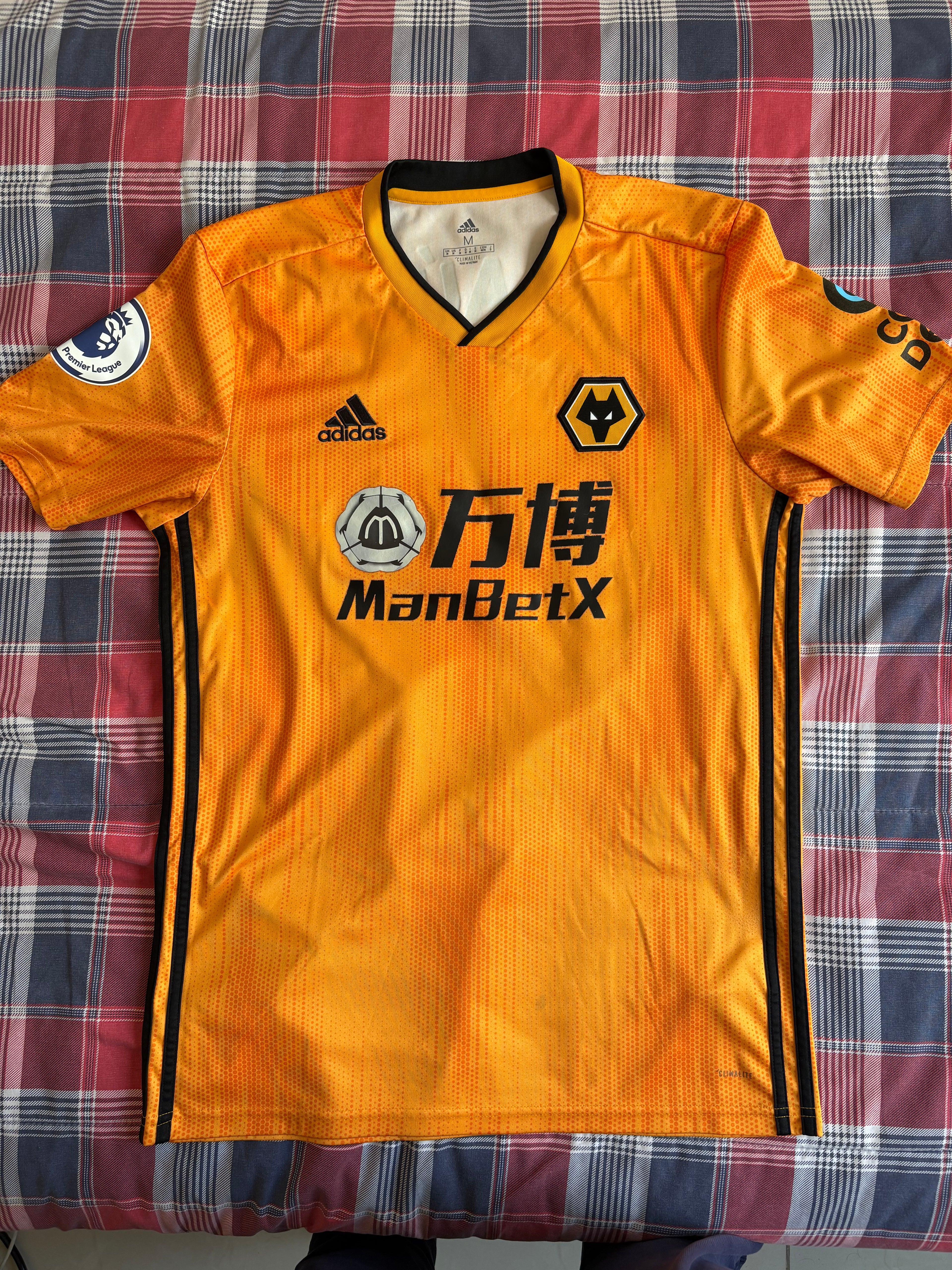 Jersey local Wolverhampton Wanderers 19/20 (RAUL JIMENEZ)