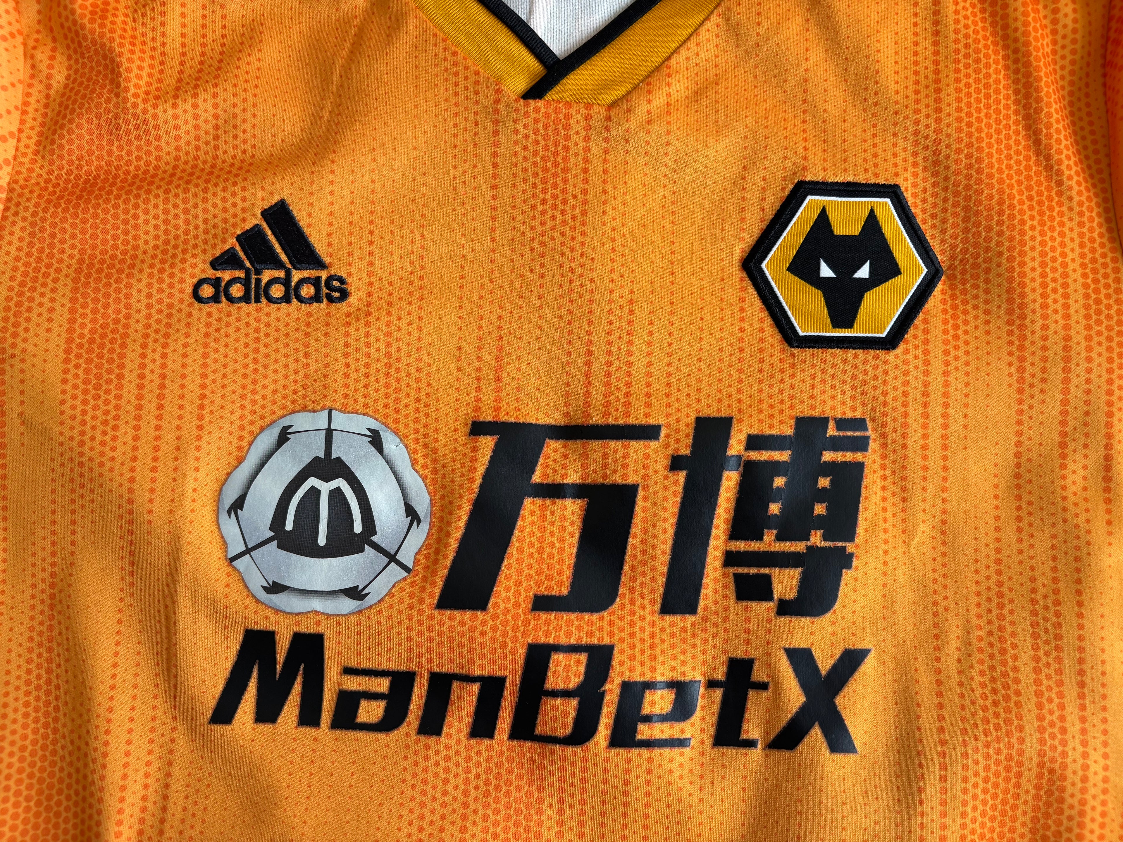 Jersey local Wolverhampton Wanderers 19/20 (RAUL JIMENEZ)