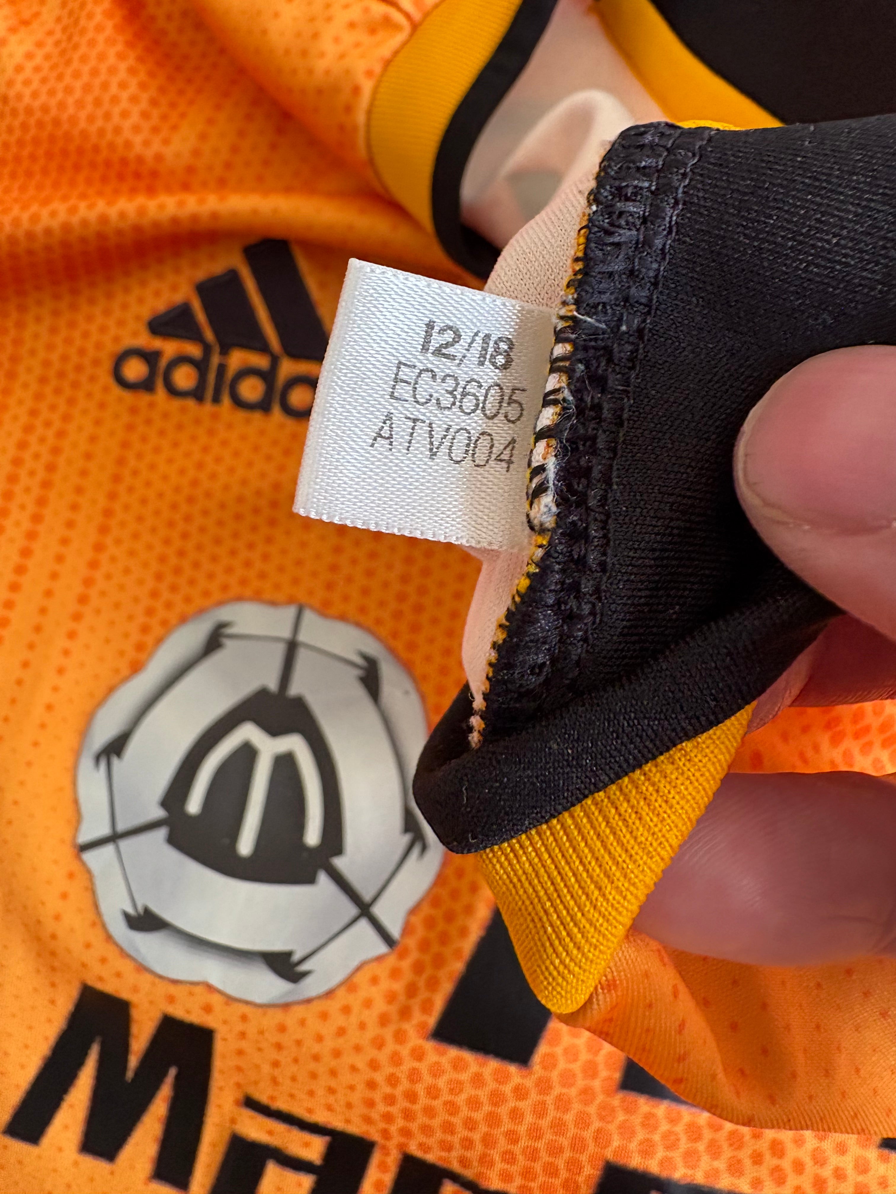Jersey local Wolverhampton Wanderers 19/20 (RAUL JIMENEZ)
