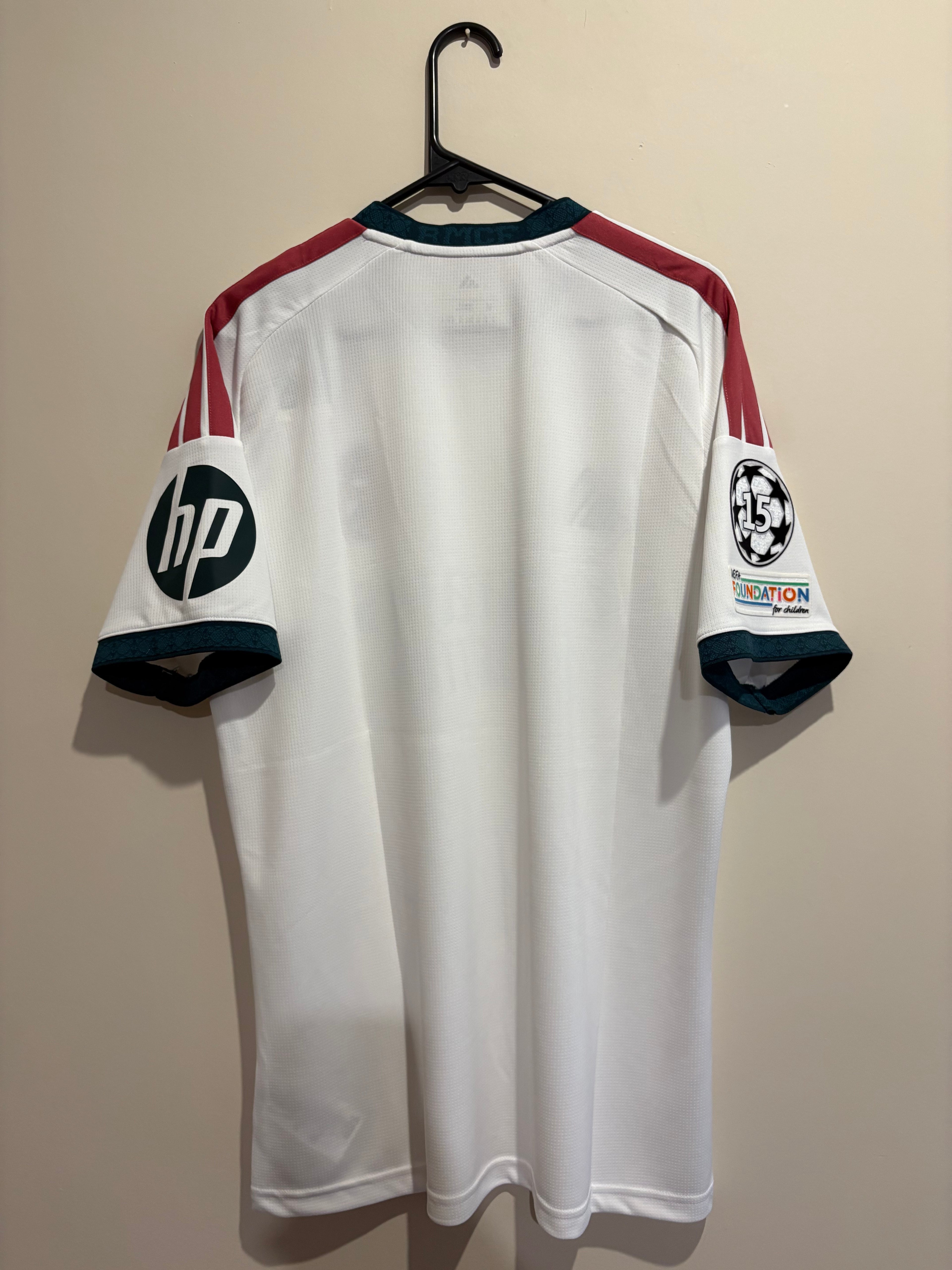 Jersey local Real Madrid 26/27 Champions League.