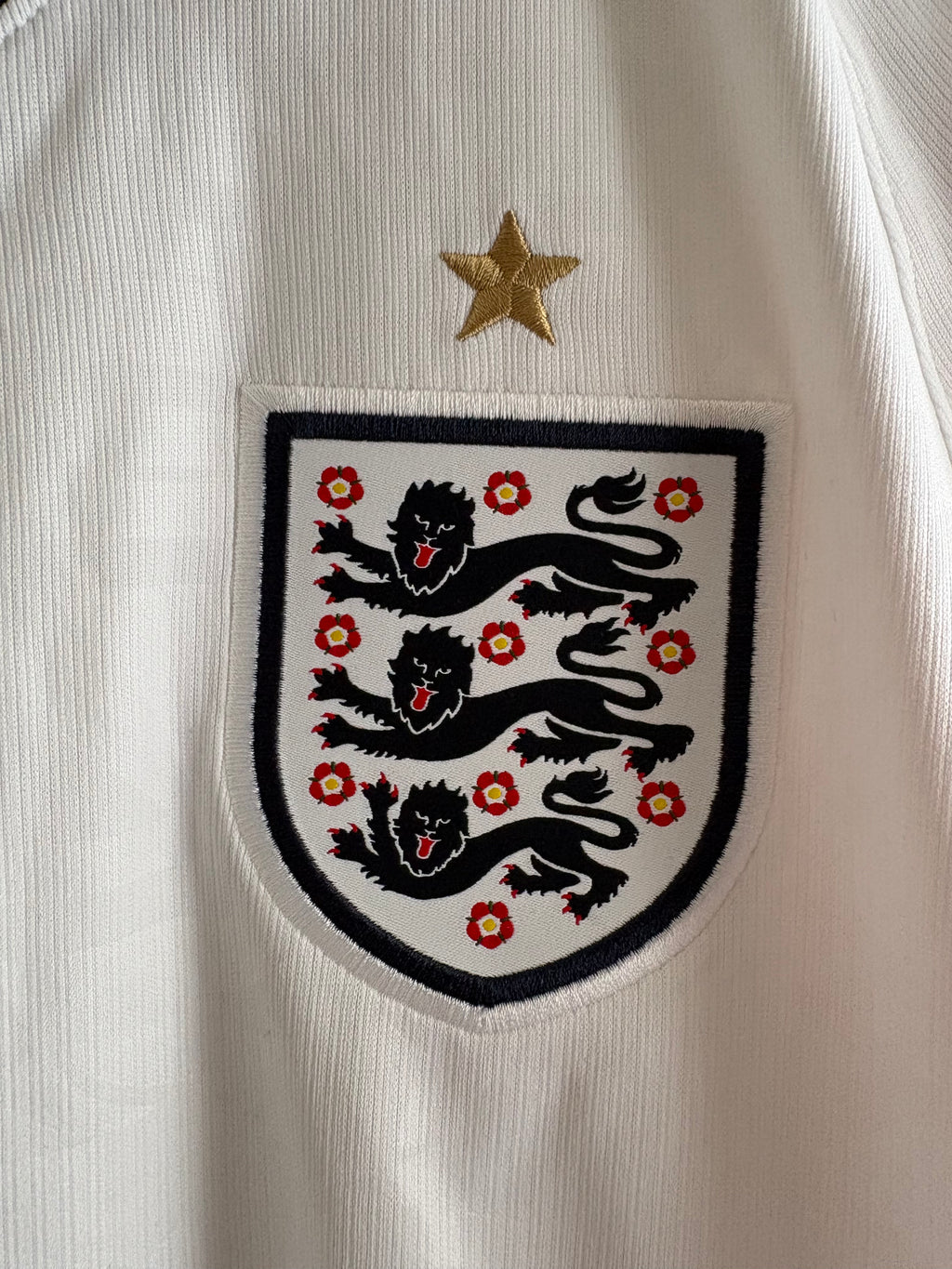 Jersey local Selección Nacional de  Inglaterra 26/27