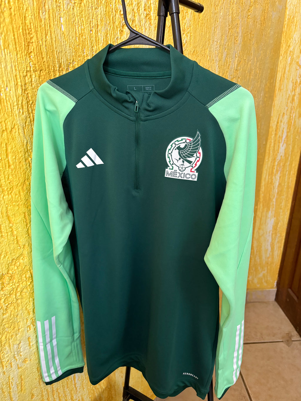 Sudadera de entrenamiento Adidas Tiro 23 Competition (CON ESCUDO SELECCIÓN NACIONAL DE MÉXICO APLICADO)