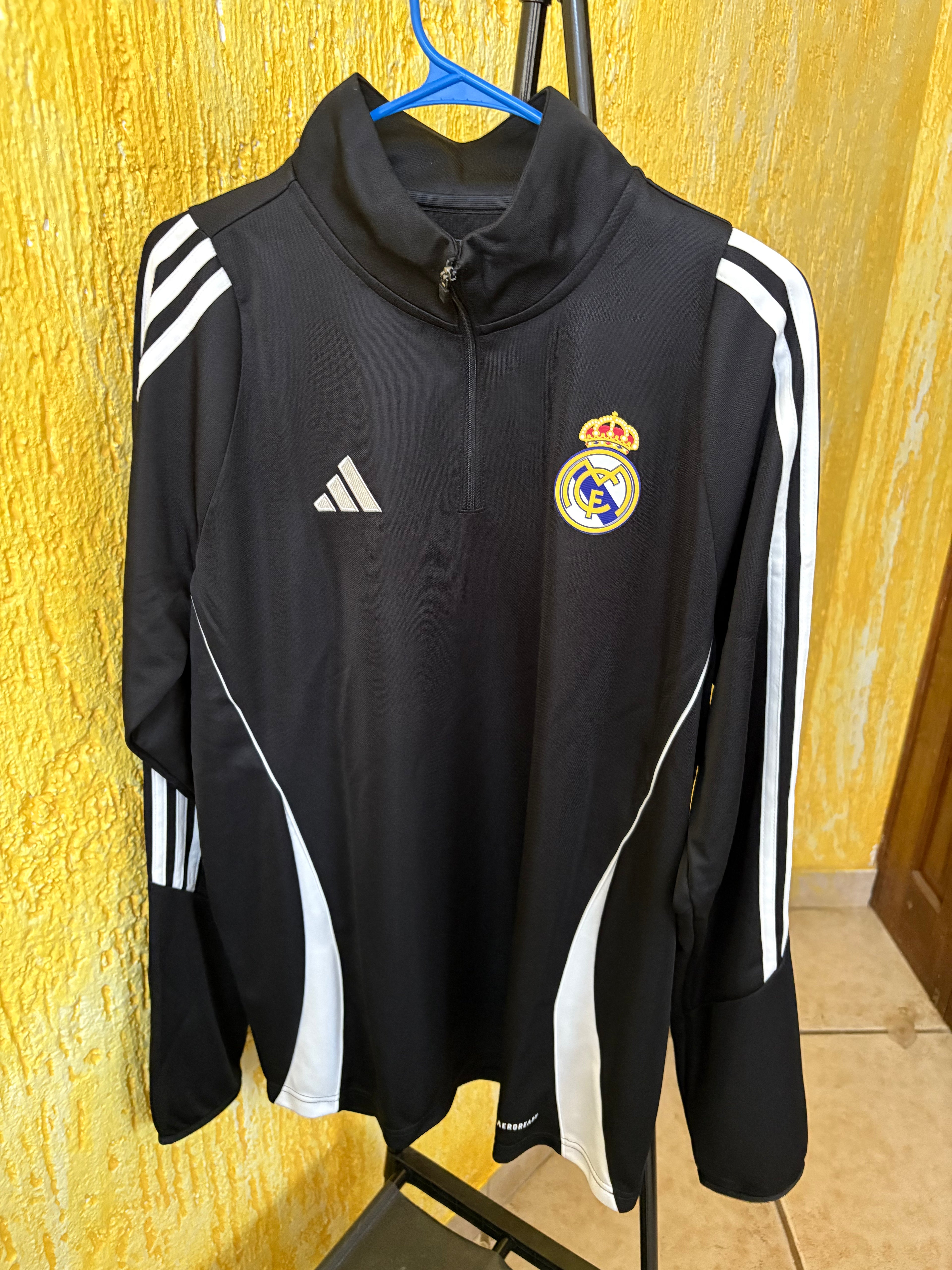 Sudadera de entrenamiento Adidas Tiro 24 (CON ESCUDO DEL REAL MADRID APLICADO)