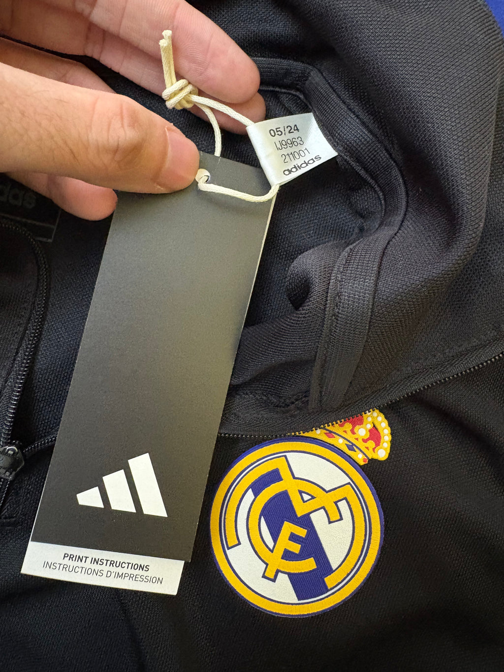 Sudadera de entrenamiento Adidas Tiro 24 (CON ESCUDO DEL REAL MADRID APLICADO)