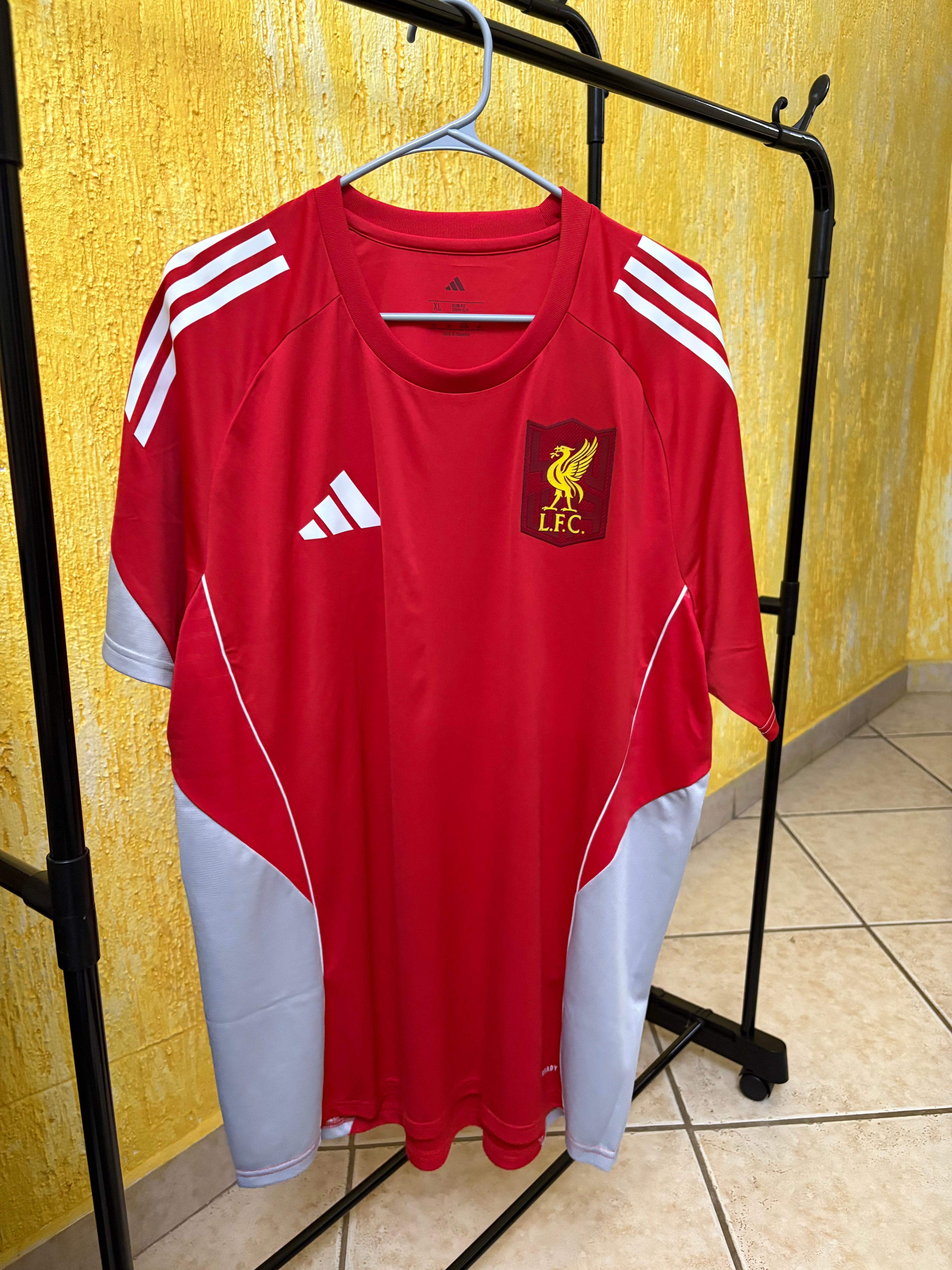 Jersey de entrenamiento adidas Futbol Tiro 25 Competition (CON ESCUDO LIVERPOOL FC APLICADO)
