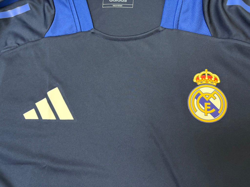 Jersey de entrenamiento Adidas Tiro 24 Competition (CON ESCUDO DEL REAL MADRID APLICADO)