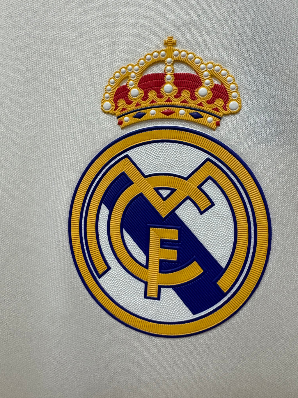 Jersey de entrenamiento Adidas Tiro 24 (CON ESCUDO DEL REAL MADRID APLICADO)