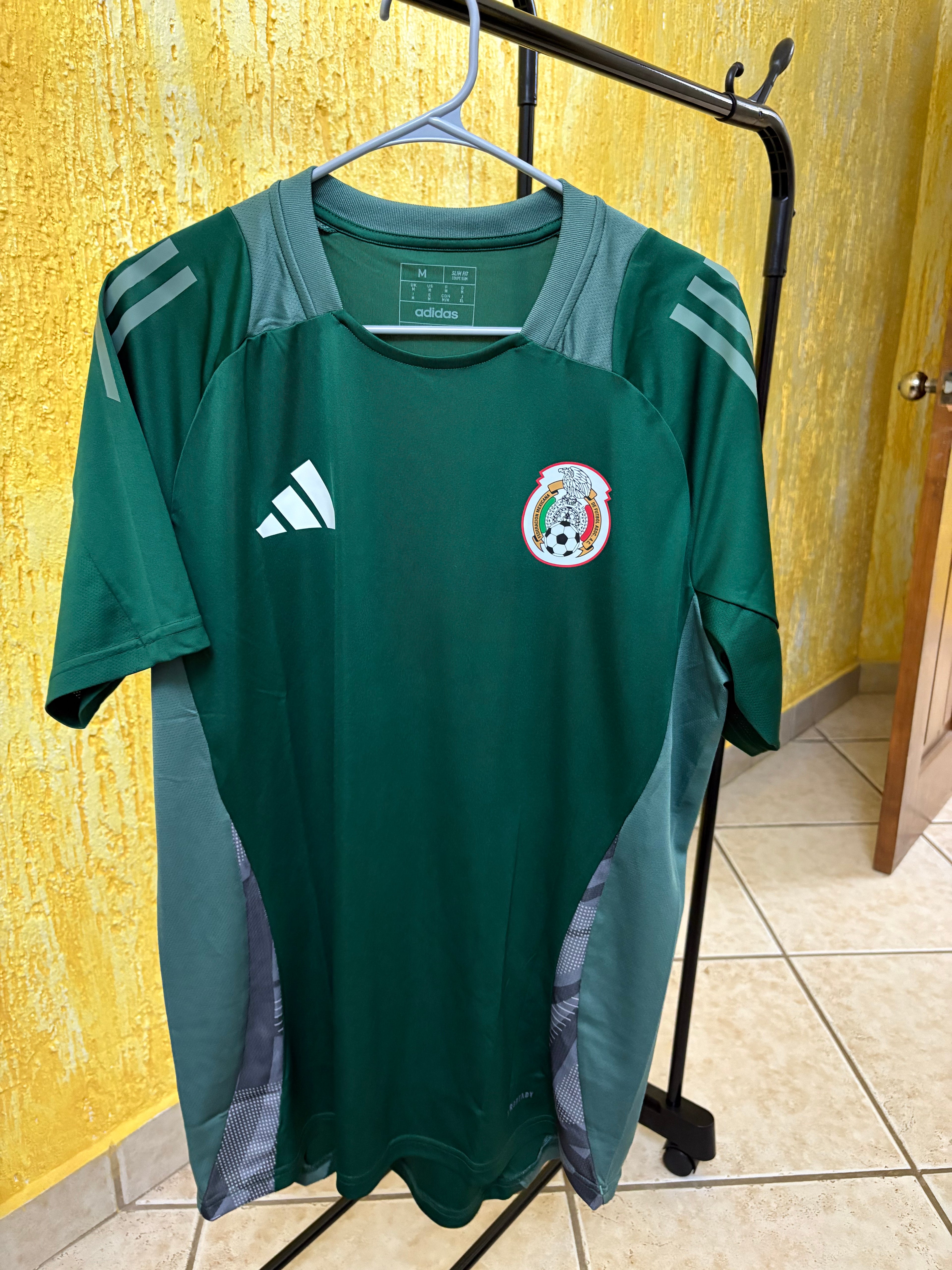 Jersey de entrenamiento Tiro 24 Competition (CON ESCUDO SELECCIÓN NACIONAL DE MÉXICO APLICADO)