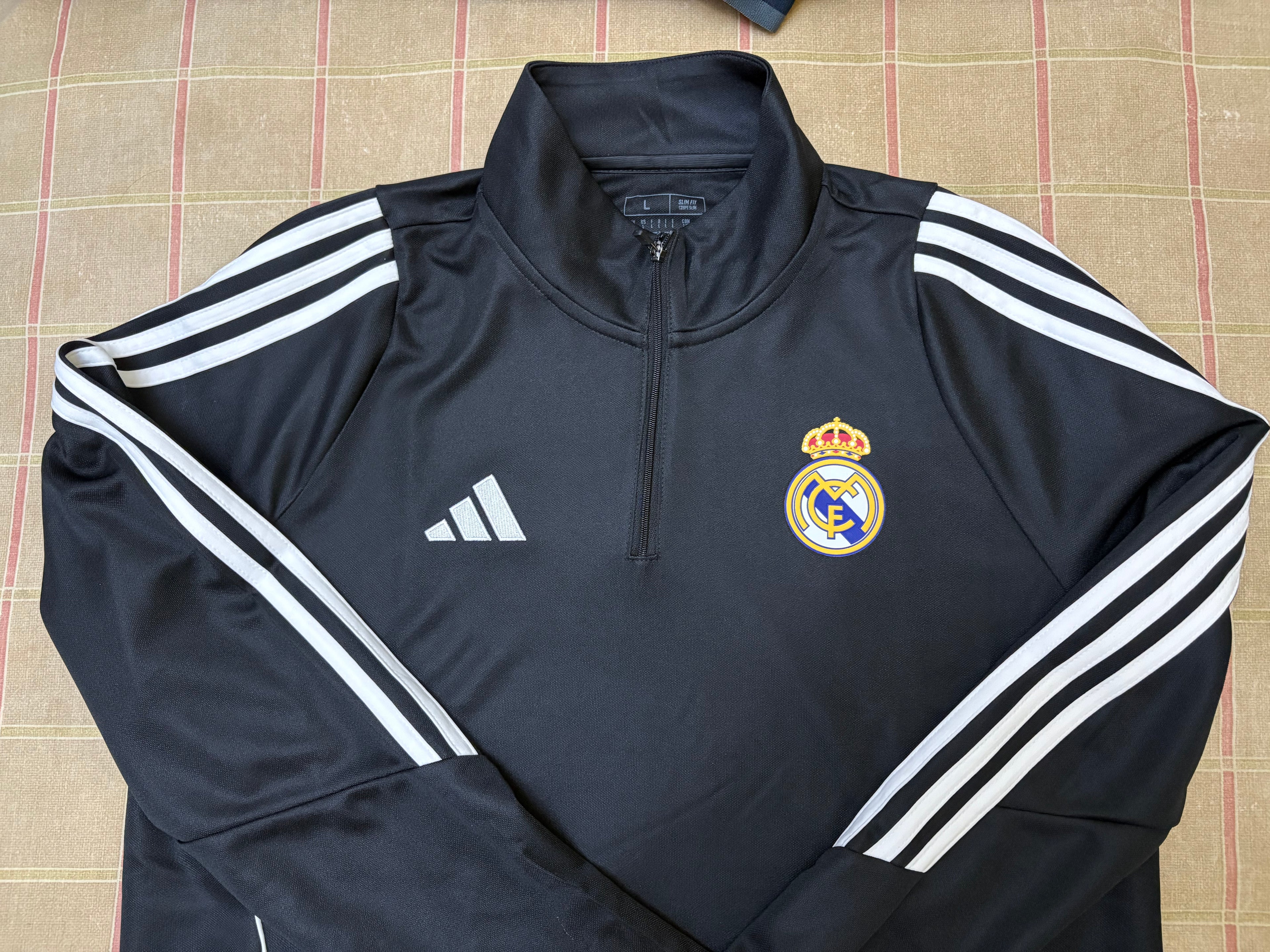 Sudadera de entrenamiento Adidas Tiro 24 (CON ESCUDO DEL REAL MADRID APLICADO)
