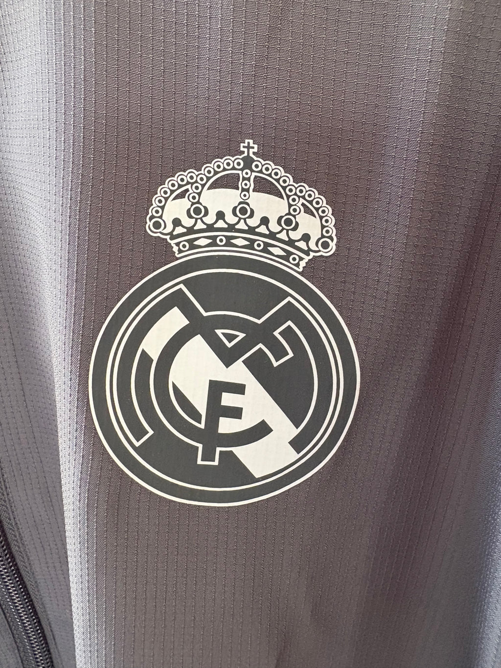 Chamarra con cierre completo Real Madrid (PARA NIÑOS)