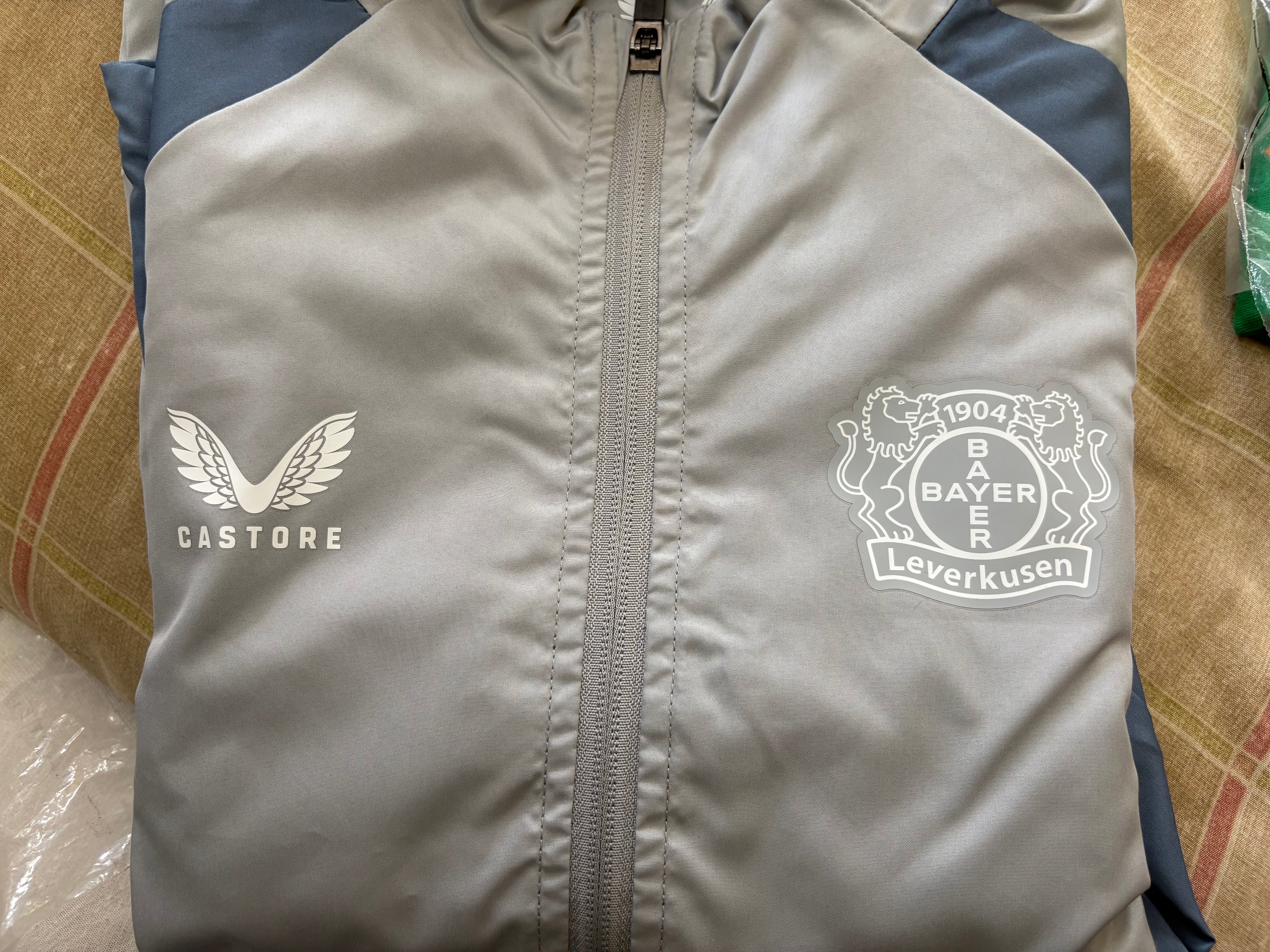 Chamarra de entrenamiento Bayer Leverkusen (PARA NIÑOS)