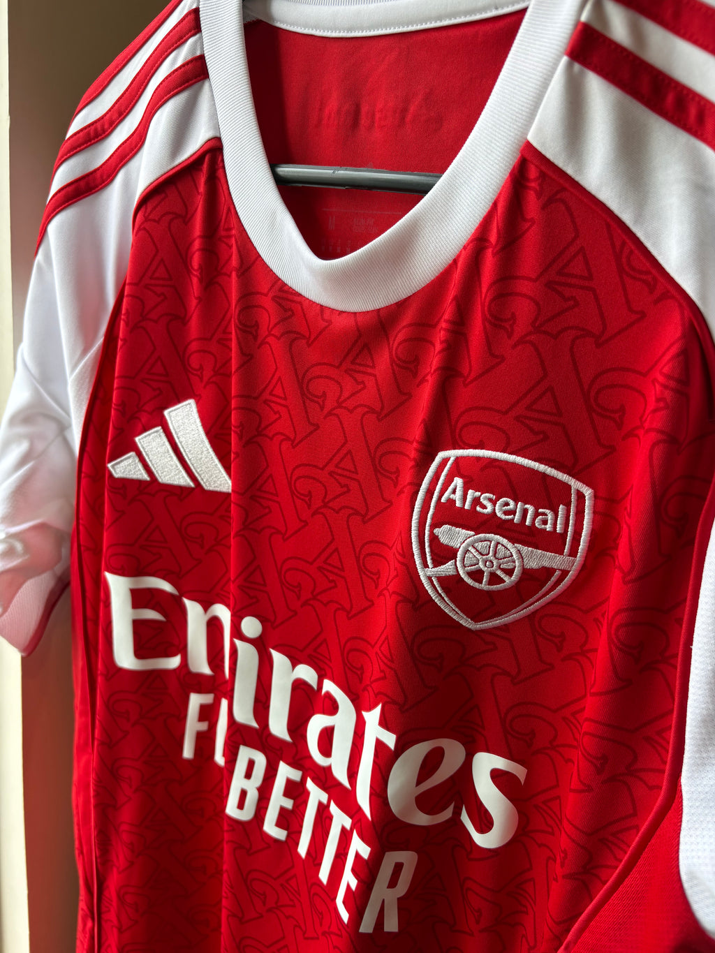 Jersey local Arsenal 26/27